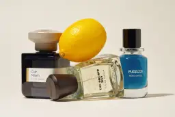 Świeczka o zapachu męskich perfum – idealny prezent dla niego