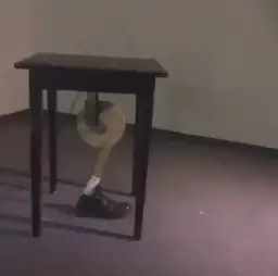 Jak wkurzyć sąsiada z góry? Zabawne sposoby na irytację!