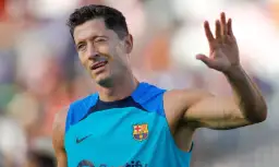 Ile naprawdę zarabia Lewandowski w Barcelonie? Brutto i netto.