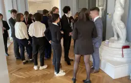 Fizyka rozszerzona w liceum: Czy to wyzwanie dla Ciebie?