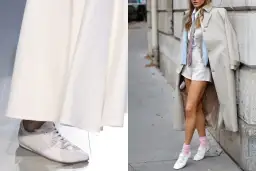 Białe, najmodniejsze buty sportowe dopełniają stylizację z długą, białą suknią lub krótkimi spodenkami i trenczem.