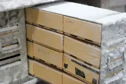 Czy paczkomaty są ogrzewane? Sprawdź, jak to wpływa na Twoje paczki