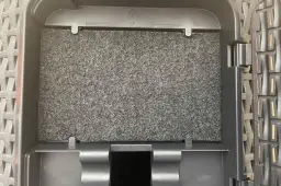 Jak stosować filtr węglowy do kuwety, aby uniknąć nieprzyjemnych zapachów