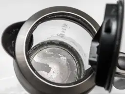 Jak odkamienić czajnik coca cola i pozbyć się kamienia skutecznie