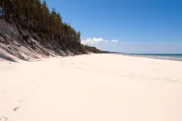 Łeba plaża wschodnia czy zachodnia – która lepsza dla Ciebie?