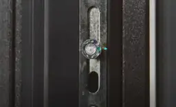 Jak ustawić docisk okna, aby uniknąć problemów z szczelnością