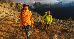 Co ubrać w góry, aby uniknąć zimna i mokrych ubrań?