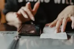 Czynsz – co to jest i jakie ma ukryte koszty wynajmu?