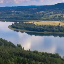 Jezioro Uścimowskie - piękno natury i atrakcje w Lubelszczyźnie