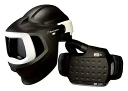 Kask spawalniczy Speedglas 3M z systemem wentylacji Adflo. Chroni przed iskrami i pyłem.