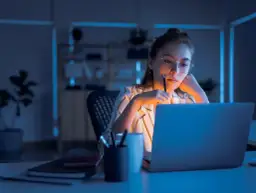 Czy kuroniówka wlicza się do stażu pracy? Sprawdź ważne zasady