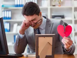 Czy mężczyzna cierpi po rozstaniu? Prawda o emocjach, która cię zaskoczy