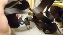 Jak zdemontować pas bezpieczeństwa? Bezpieczne kroki i porady