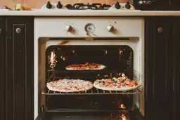 Ile czasu piecze się pizza? Odkryj sekrety idealnego pieczenia