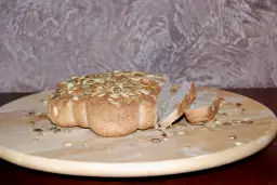 Kwas askorbinowy (E300) w chlebie: Czy jest szkodliwy?