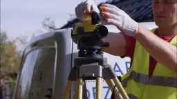 Co robi technik geodeta? Odkryj jego kluczowe obowiązki i narzędzia