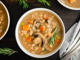 Ile kalorii ma zupa grzybowa? Sprawdź, co możesz zyskać!
