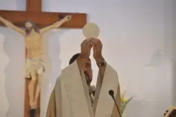 Czy msza 11 listopada jest obowiązkowa? Sprawdź, co musisz wiedzieć