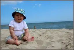 Gdzie nad morze z rocznym dzieckiem? Najlepsze miejsca i porady dla rodziców