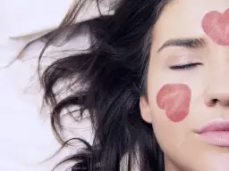 Piękna cera od kuchni: Co jeść, by skóra promieniała?