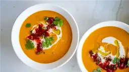 Zupa dyniowa jak zrobić – prosty przepis na pyszną zupę na jesień