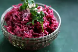 Pyszne bezglutenowe sałatki na imprezę: 10 prostych przepisów