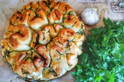 Najlepszy przepis na ciasto czosnkowe - prosto i smacznie!