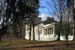 Pałac w Zarzeczu: historia, zwiedzanie i tajemnice zabytkowego miejsca