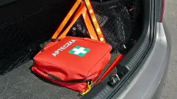 Apteczka w aucie: Czy jest obowiązkowa? Uniknij mandatu i więzienia!