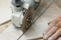 Jak skutecznie ciąć kamień dekoracyjny betonowy bez problemów