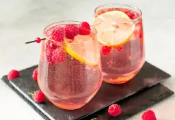 Jak przygotować idealny drink z prosecco i sokiem z bzu?