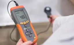 Pomiary natężenia oświetlenia w szkołach - co ile lat powinny być?