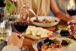 Co ugotować na randkę: 10 pomysłów na romantyczną kolację