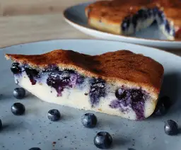 Ciasto ucierane z borówkami: jagodowa rozkosz na oleju kokosowym