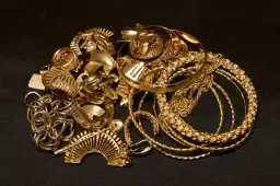 Ile za gram złota w lombardzie? Ceny, wycena i gdzie sprzedać?