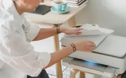 Drukarka nie reaguje? Jak zatrzymać drukowanie krok po kroku.