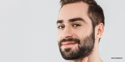 Golenie nie pogrubia włosów? Ekspert wyjaśnia mit zarostu