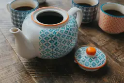 Jak usunąć osad z herbaty? Domowe triki Ady Jasińskiej