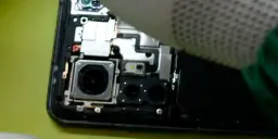 Ile naprawdę kosztuje wymiana tylnego aparatu w telefonie? Sprawdź ceny i oszczędź!