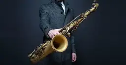 Czy saksofon jest drewniany? Odkryj prawdę o jego klasyfikacji