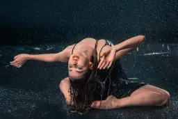 Zimny czy ciepły prysznic po treningu – co wybrać dla lepszej regeneracji?