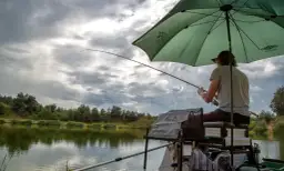 Najskuteczniejsze przynęty na płocie - uniknij nieudanych połowów