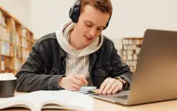 Wychowawca w Szkole w Chmurze: Czy Twoje dziecko będzie miało opiekuna?