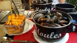 Co zjeść w Nicei? Odkryj najlepsze lokalne smaki i potrawy