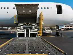 Jak spedytor lotniczy co robi wpływa na transport towarów?