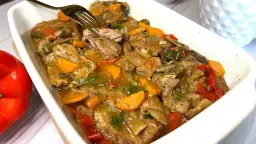 Uniknij typowych wpadek przy duszeniu karkówki z warzywami!