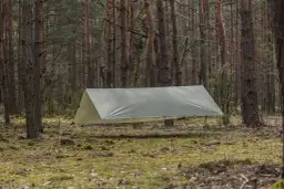 Jak zabezpieczyć namiot przed wiatrem i uniknąć jego zniszczenia