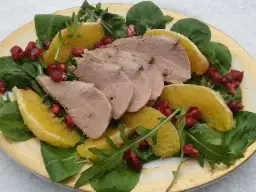 Idealne sałatki do gęsi pieczonej, które zachwycą Twoich gości