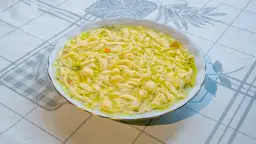 Jak zrobić lane kluski do rosołu - prosty przepis bez błędów