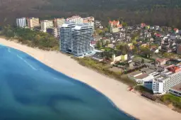 Kołobrzeg czy Międzyzdroje? Decyzja dla rodziny, seniora i singla